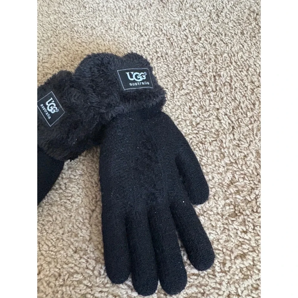 UGG Australia Womens Black Knit Gloves with Faux Fur Trim Logo  Winter Accessory